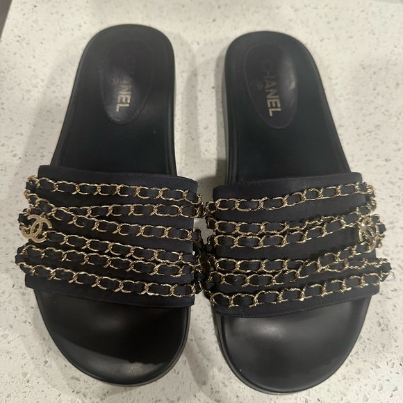 CHANEL, Shoes, Chanel Interlocking Cc Logo Slides Authentic